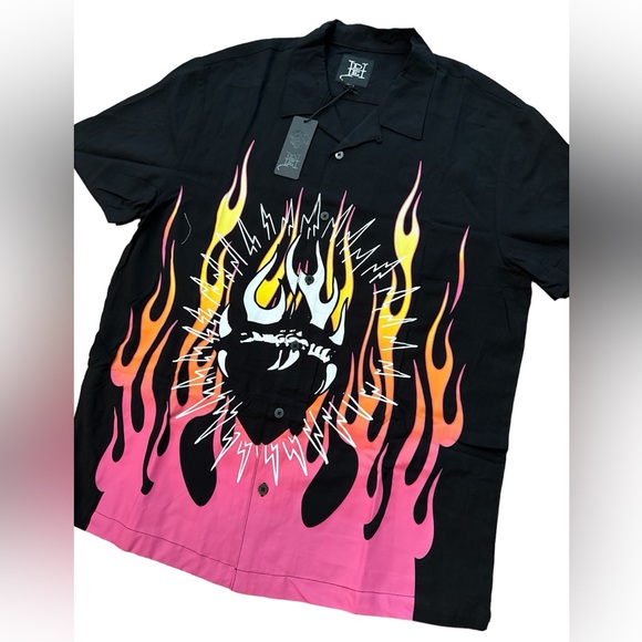 Ed Hardy Other - Ed Hardy Men’s Button Shirt Large Black Tattoo Burning Heart‎ Fire Short Sleeve